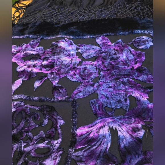Vintage black violet velvet and sheer burnout, long fringe poncho shawl - Picture 3 of 8